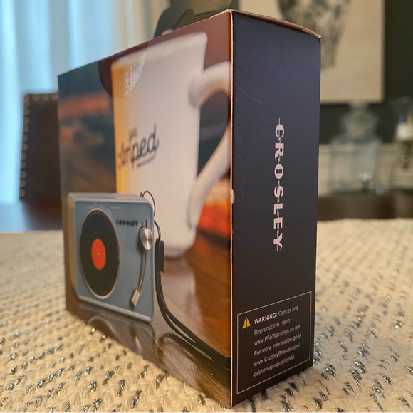 NWT! New. Unopened original box. Crosley mini turntable bluetooth speaker. - Picture 10 of 12